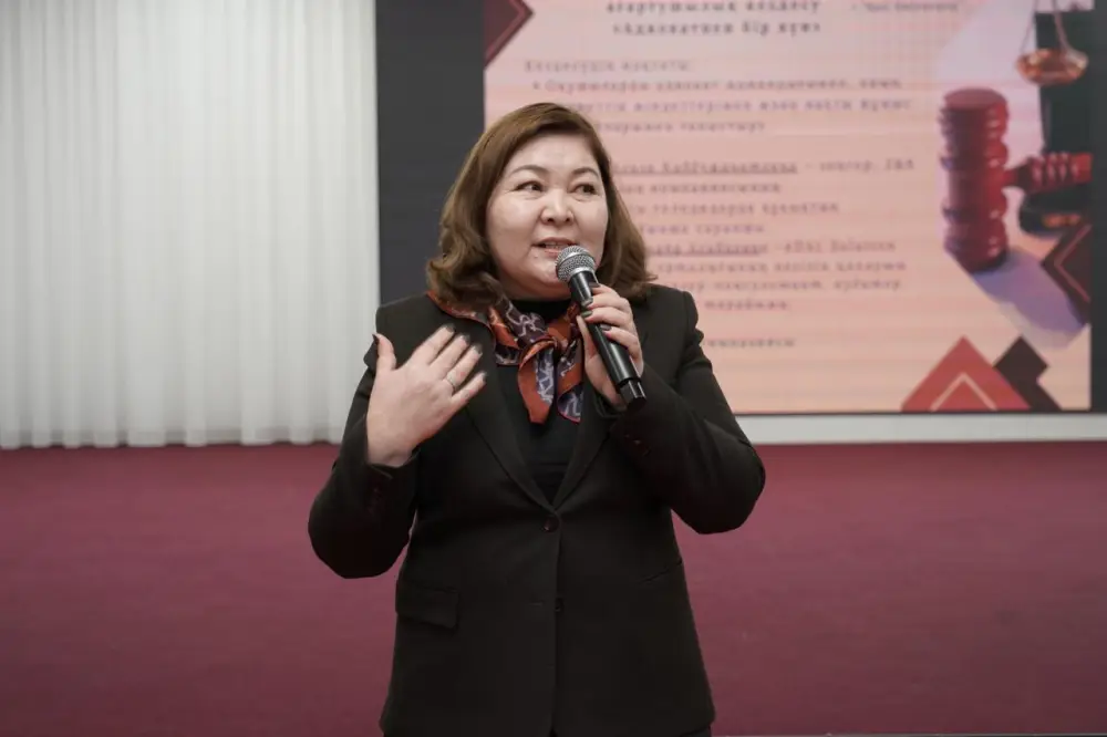 «Закон и порядок»: столичным школьникам показали работу адвокатов на деле (2)