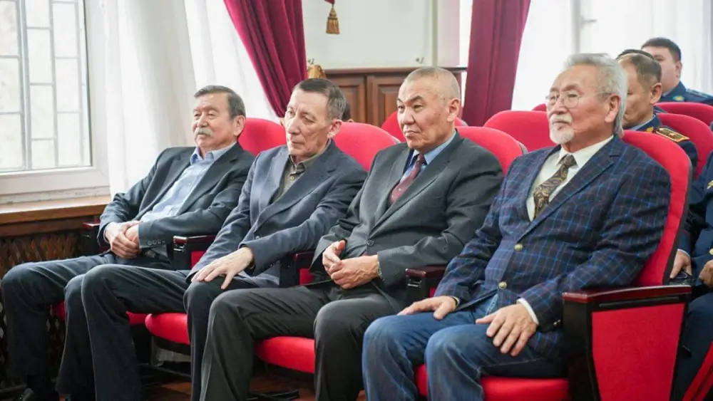 "Никаких оправданий": Министр внутренних дел жестко прошелся по полиции Шымкента (8)