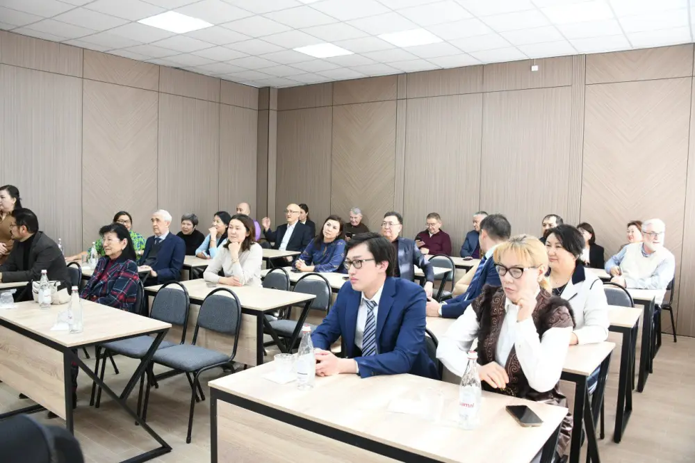 К 90-летию профессора Кенеса Жуманова в КазНУ открыты новые образовательные пространства (6)