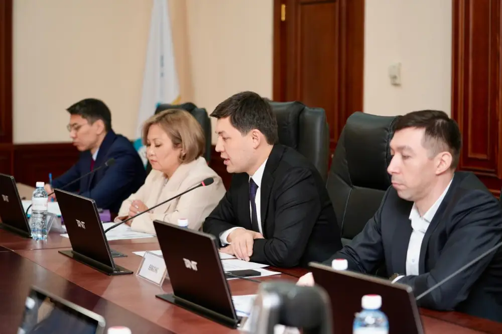 В Министерстве энергетики обсудили новые подходы к нормированию труда в нефтегазовой отрасли (4)