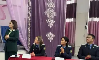 В столичной школе стартовал клуб для будущих прокуроров: вдохновение от профессионалов