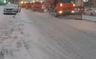 Зимние условия в Астане: активная уборка снега с использованием специализированной техники