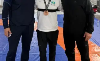 Бронзовая медаль Ризабека Айтмухана в Албании