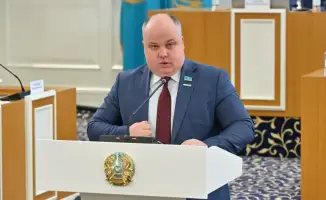 Максим Рожин представил ключевые положения новой Конституции, подчеркивающие международные стандарты труда и безопасности