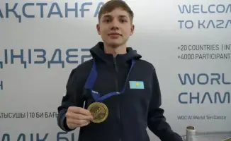 Казахстанские спортсмены добиваются успеха на чемпионате мира по шорт-треку среди юниоров