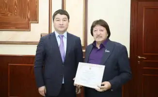 Аким Мангистауской области встретился с представителями культуры и СМИ для обсуждения конституционных реформ РК