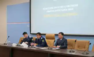 Повышение правовой грамотности работников: встреча с прокурорами на заводе в Астане