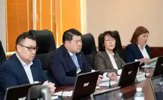 Обсуждение мер по предотвращению трудовых конфликтов в нефтегазовой отрасли на заседании комиссии в Минэнерго