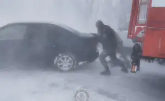 Спасатели Алматы эвакуировали 96 человек из снега