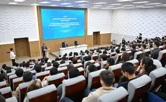 Дархан Жазықбай встретился со студентами КАТИУ и обсудил возможности в госслужбе