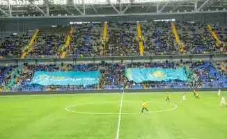 Футбольное поле как трибуна: патриотическая акция в поддержку новой Конституции в Астане