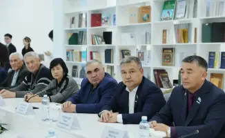 Встреча Ербола Карашукеева с ветеранами Жамбылской области: обсуждение изменений в Конституции и их влияние на будущее страны