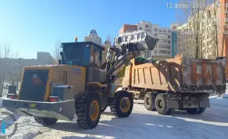 Снегопад в Астане уборка снега спецтехника рабочие