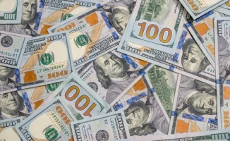 Доллар опустился ниже 490 тенге