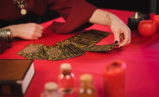 В Казахстане обсуждают налогообложение и лицензирование гадалок