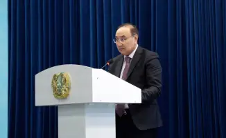 Учащиеся Казахстана участвуют в экочасе по водосбережению, подчеркивая важность рационального использования водных ресурсов