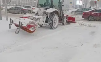 Снегопад в Астане: массовые усилия коммунальных служб для восстановления дорожного движения