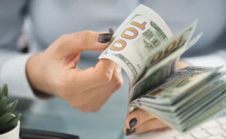 Нацбанк вводит новые правила: казахстанцы обязаны объяснять цель покупки долларов и валюты, последствия для всех.