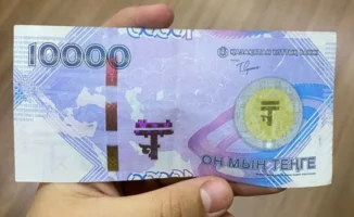 “Не приняли“: казахстанцы обратили внимание на необычную купюру в 10 000 тенге