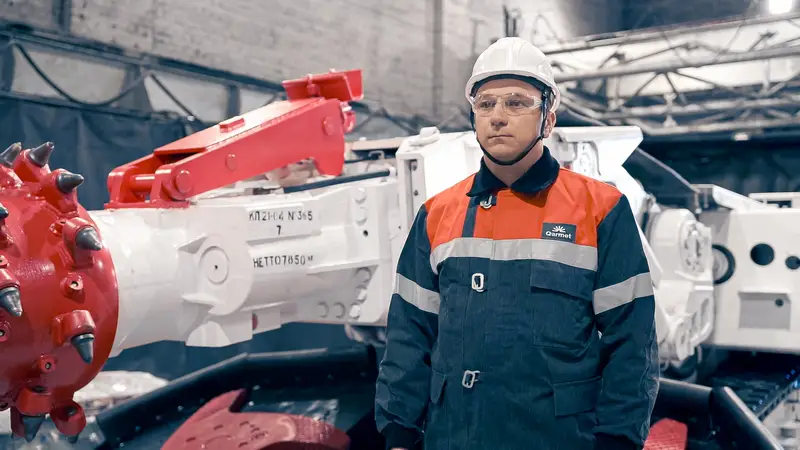 В Карагандинской области на шахтах угольного департамента Qarmet обновят проходческие комбайны (4)