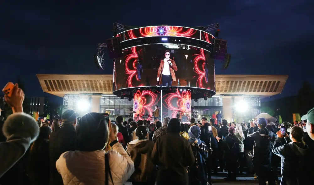 Площадь Абая остается центром праздничной атмосферы Наурыза в Алматы (2)