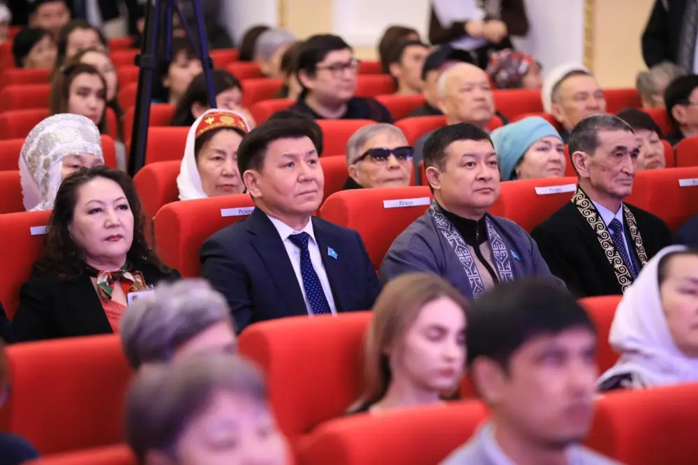 В Актобе молодые жыршы в течение суток исполняют героический эпос (8)