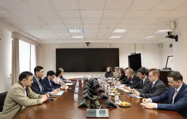 Развитие ТМТМ, внедрение рекомендаций ОЭСР и подготовка к RES 2026 обсуждены в Астане (3)