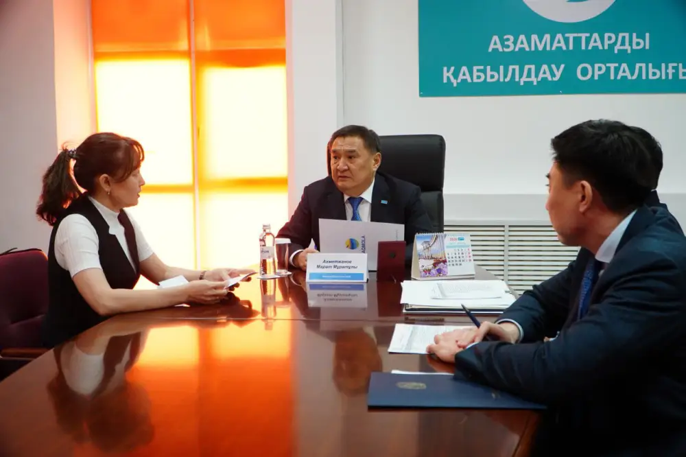 Аким Акмолинской области Марат Ахметжанов провел прием граждан (5)