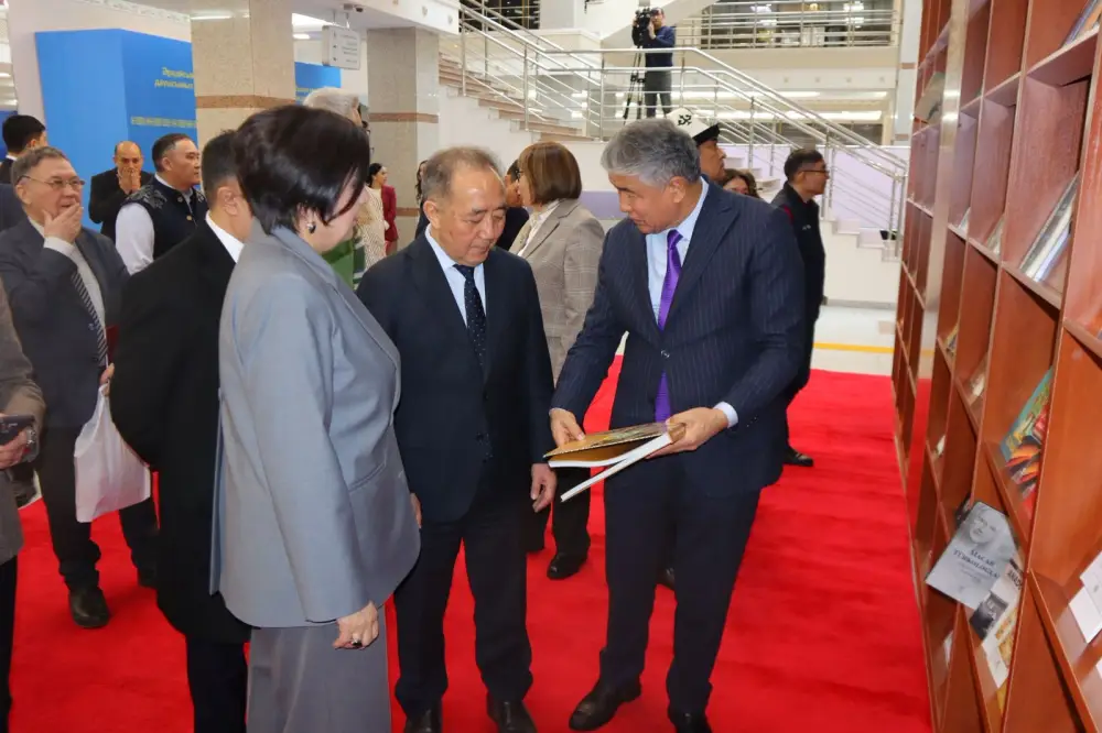 Лекция о развитии тюркского литературного наследия прошла в Национальной академической библиотеке РК (4)