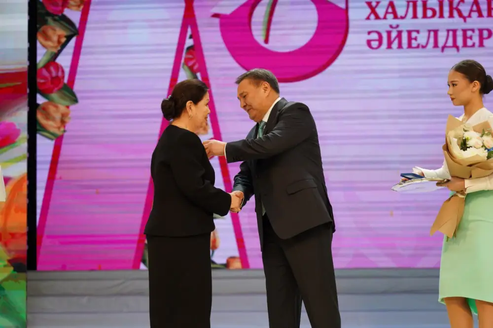 В Акмолинской области прошло торжественное мероприятие, посвященное 8 марта (8)