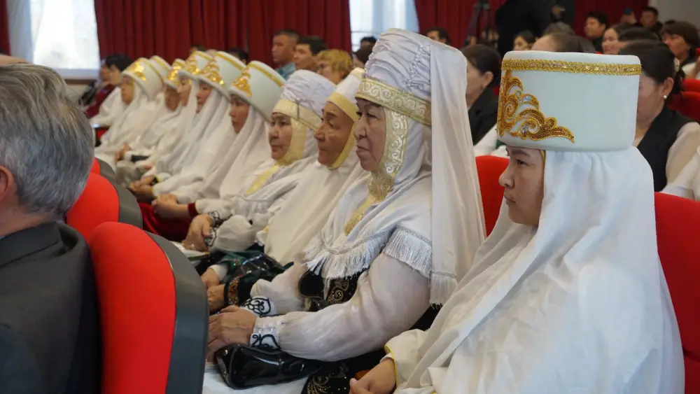 ТУРКЕСТАН: СОВЕТНИК ПРЕЗИДЕНТА МАЛИК ОТАРБАЕВ ВСТРЕТИЛСЯ С ЖИТЕЛЯМИ ОРДАБАСИНСКОГО РАЙОНА (6)