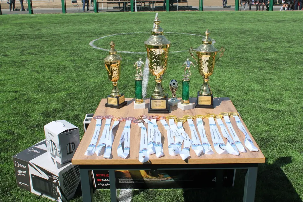 спортивной площадке учреждения состоялся первый турнир по мини-футболу на Кубок Уполномоченного по правам человека. (3)