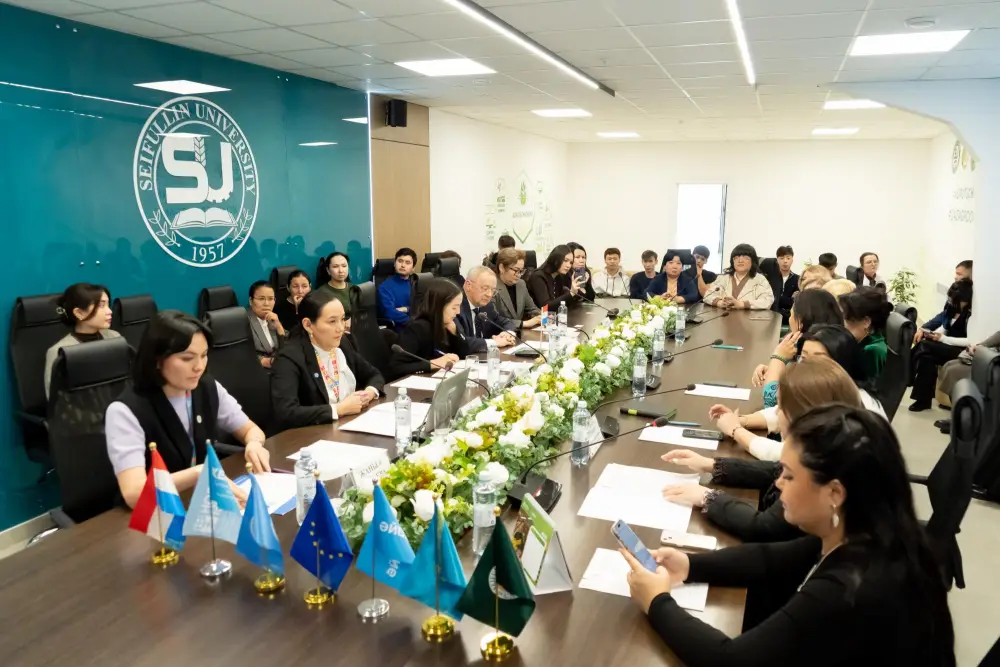 Роль женщин в устойчивом развитии сельского хозяйства обсудили в КазАТИУ (5)