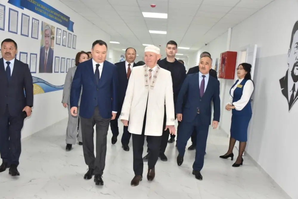 В Уиле открыли современный школьно-дошкольный комплекс (5)