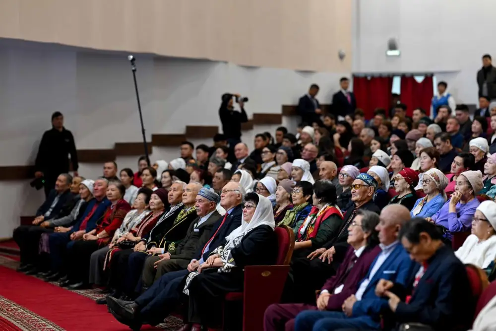 В Семее проходит республиканский командный айтыс (10)