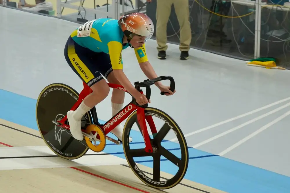 Казахстанские юниорки завоевали вторую золотую медаль чемпионата Азии по велотреку (2)