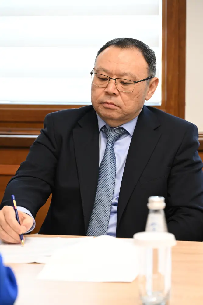 Заместитель акима города Алматы Абзал Нукенов рассмотрел актуальные вопросы горожан (3)