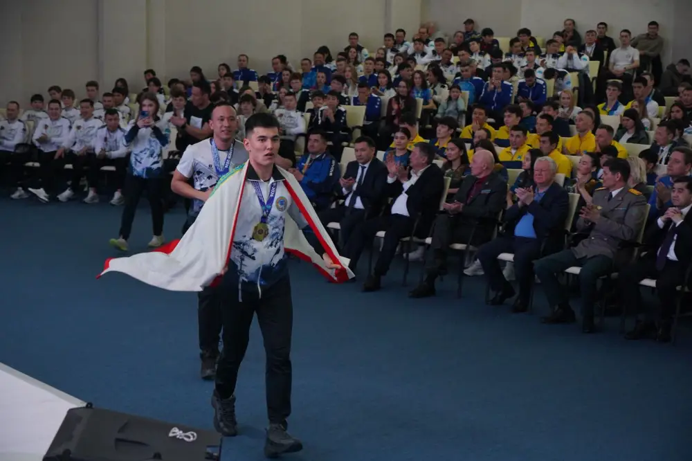 В Усть-Каменогорске завершились зимние чемпионаты МЧС Республики Казахстан по пожарно-спасательному спорту (4)