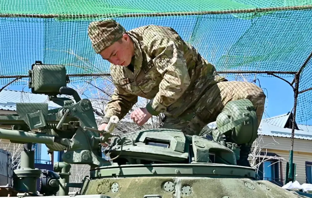 В Сухопутных войсках стартовали многостепенные командно-штабные учения (2)