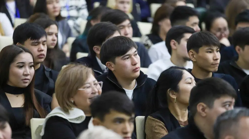 В ВКО научная интеллигенция, этнокультурные объединения и молодежь поддержали конституционную реформу (5)