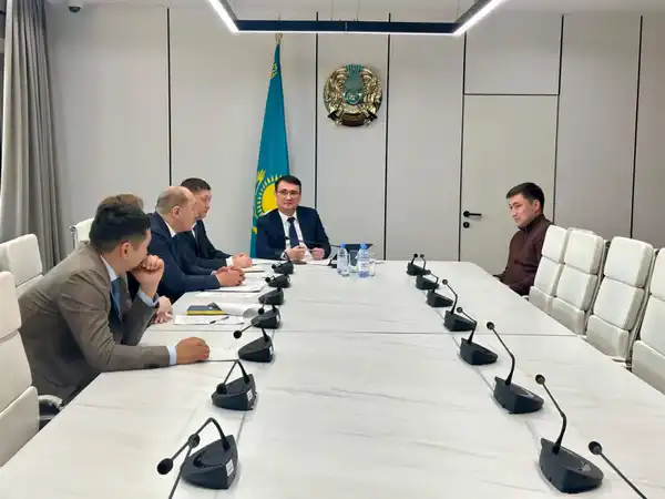 Руководитель аппарата Министерства финансов Эрнар Ержанов провел прием граждан (2)