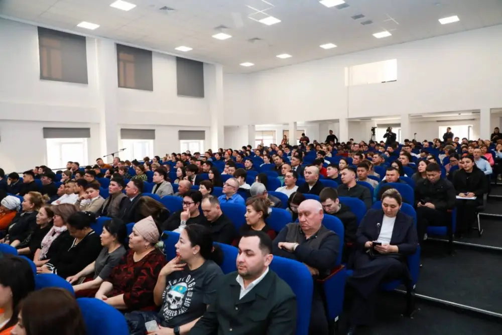 Начальник полиции Астаны встретился с жителями города (4)