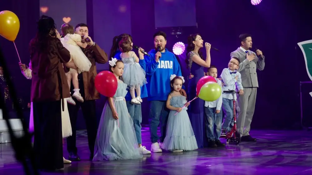 В Восточном Казахстане наградили отличившихся представительниц прекрасного пола (5)