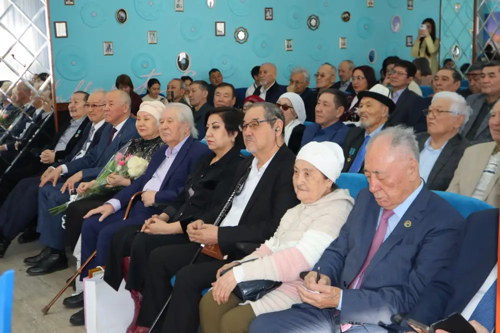 В Астане прошла творческая встреча к юбилею поэта Серика Тургынбекулы (4)