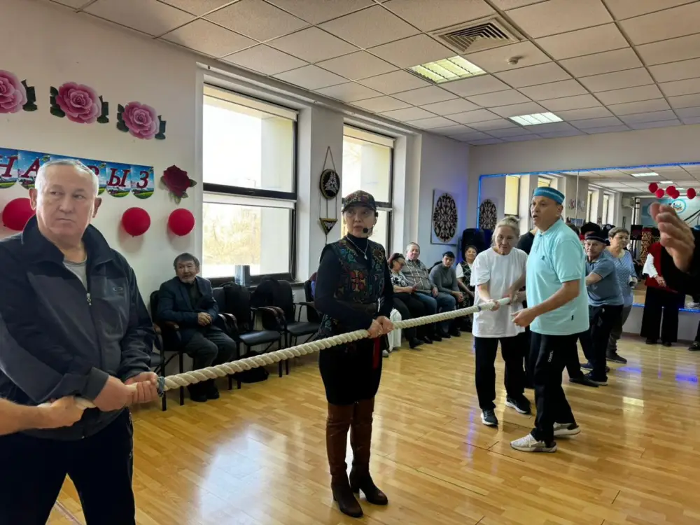 В Астане пенсионеры соревновались в перетягивании каната (10)