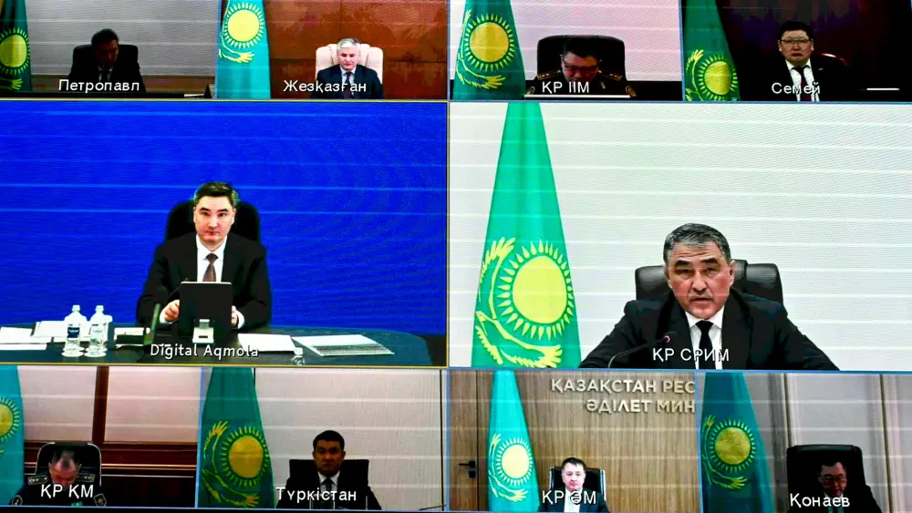 Готовность к паводкам: Олжас Бектенов провел заседание Республиканского оперативного штаба по ликвидации ЧС (2)