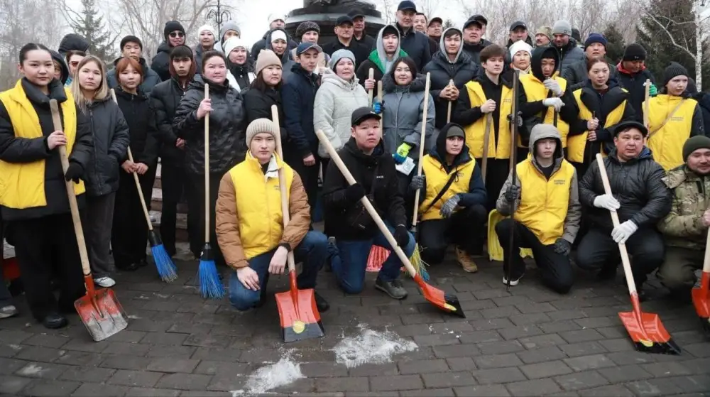 В Усть-Каменогорске прошёл субботник в парке имени Жамбыла Жабаева (8)