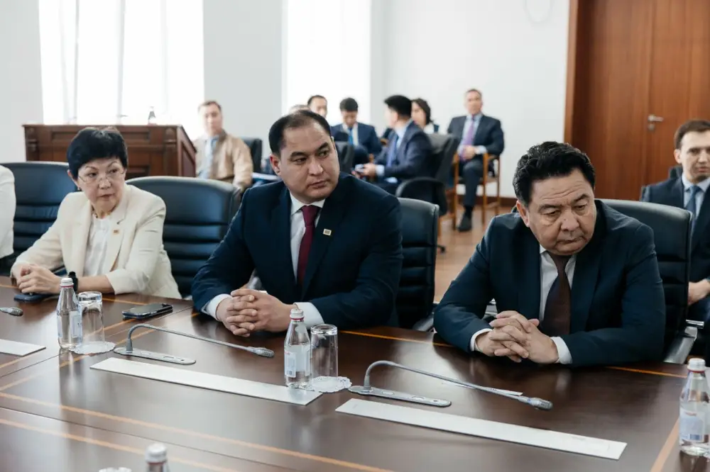 В Атырау вручили государственные награды (3)