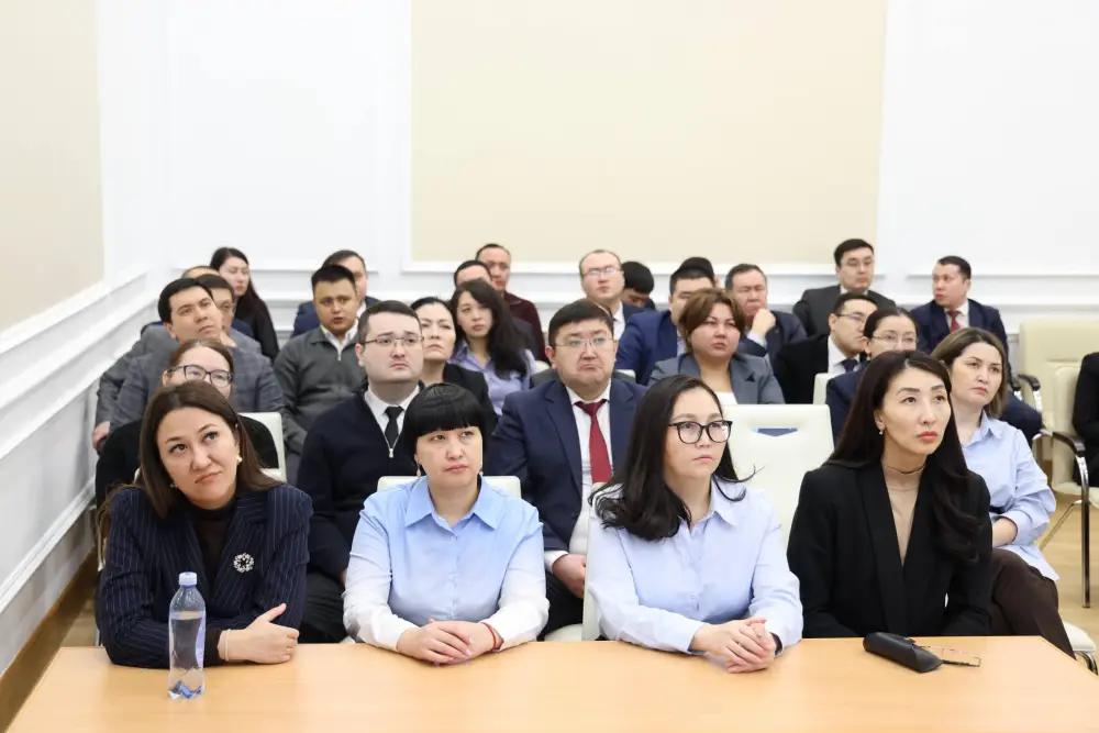 Магистранты Академии правосудия при Высшем Судебном Совете приняли участие в выездной лекции в Конституционном Суде Республики Казахстан (2)