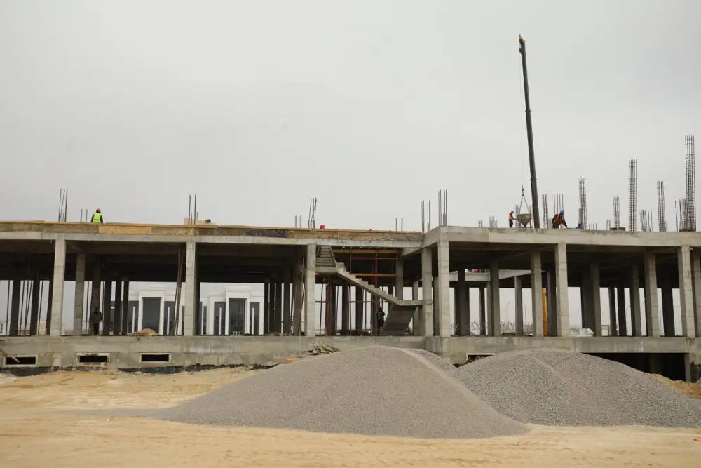 Нурдaулет Килыбай ознакомился со строительством автовокзала в Актау (3)